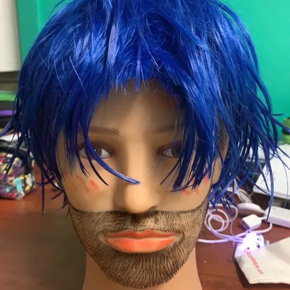 Adjustable blue wig - Picture 4 of 5
